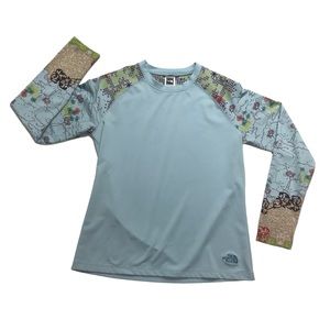 The North Face Women’s Vapor Wick Long Sleeve Shirt